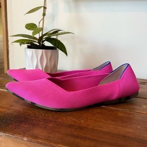 Size 10 Dragonfruit Rothy’s! Excellent condition!